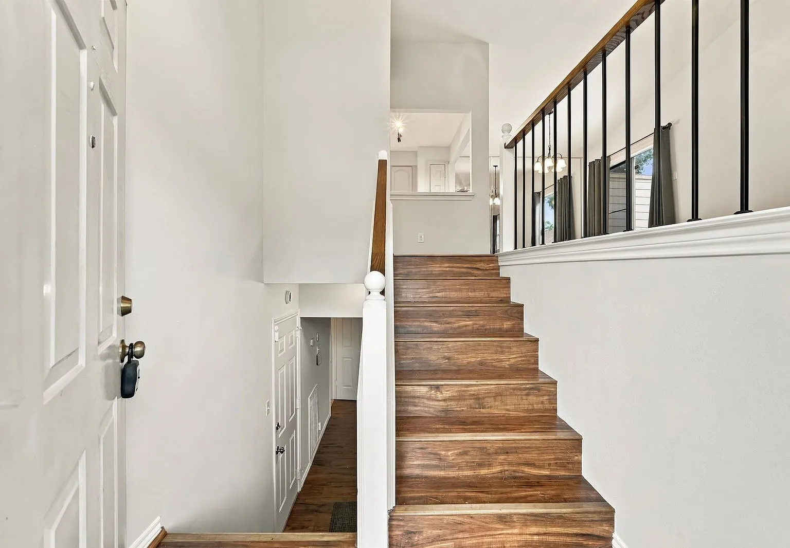 3 bed, 3.0 bath, 1860 sqft, $1,895 — Photo 4