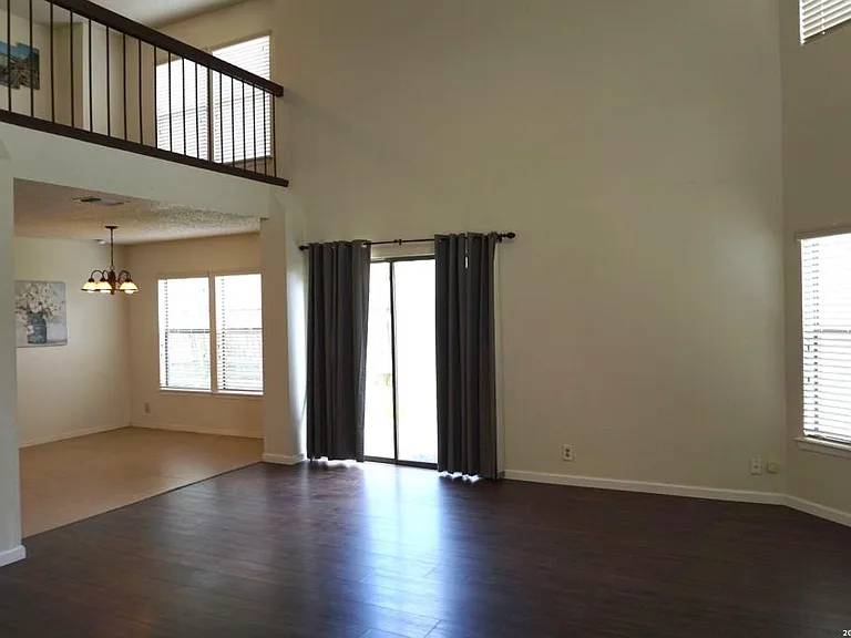 8435 Forest Ridge Dr — Photo 3