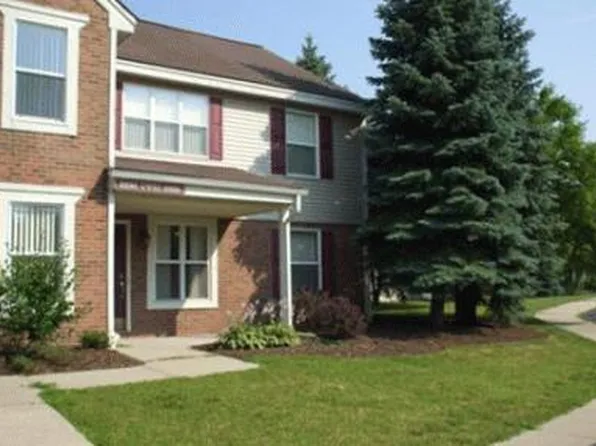 1629 Emerson Cir, Rochester Hills, MI 48307