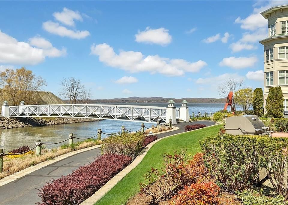 1st image of 24 Lagoon Ln