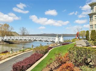 24 Lagoon Ln, Haverstraw, NY 10927