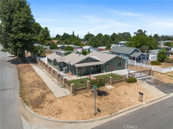 901 Edgar Ave, Beaumont, CA 92223