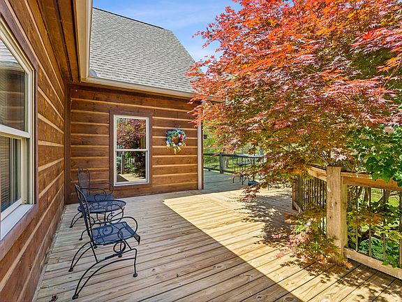 5th image of 2063 Laurel Lake Dr