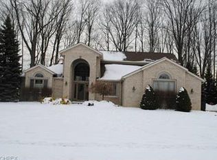 8714 Scenicview Dr, Broadview Heights, OH