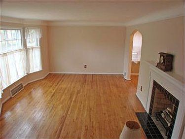 3rd image of 21931 Roberts Ave