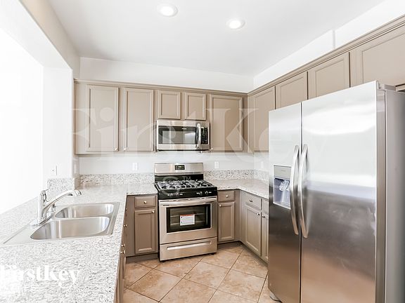 5th image of 9461 Magnificent Ave