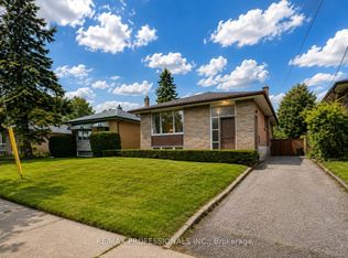28 Baskerville Cres, Toronto, ON M9C1T8