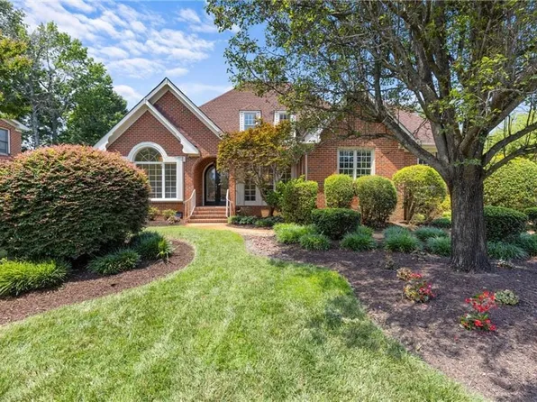524 Shadow Brooke Dr, Chesapeake, VA 23320
