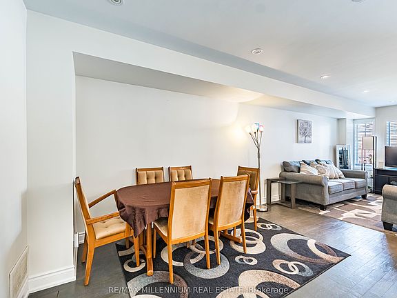4th image of 36 Spadina Rd #36