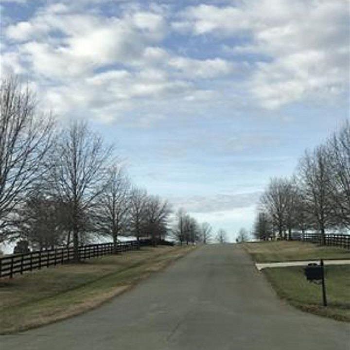 2nd image of 375 Hunter Glen Ln