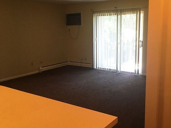 3rd image of 309 Curtis St APT 10