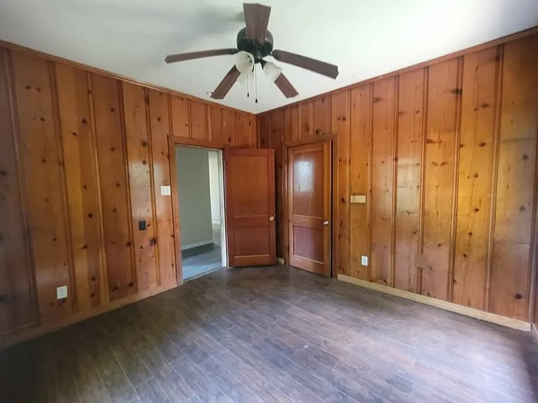 1005 E Fannin St — Photo 12