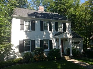 67 Craftsland Rd, Brookline, MA 02467