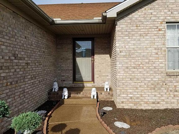 2nd image of 2935 Laura Lynn Ln