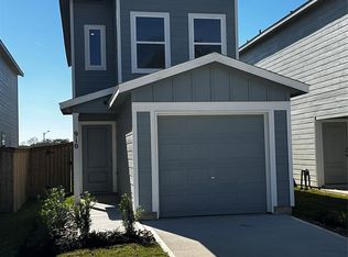 910 Pertuso Ln, Huffman, TX 77336