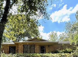 1112 Swanson Dr, Palestine, TX 75801