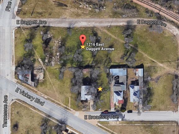 3rd image of 1216 E Daggett Ave