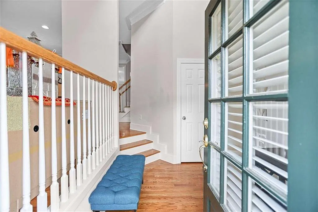 5 bed, 3.5 bath, 3224 sqft, $3,200 — Photo 4