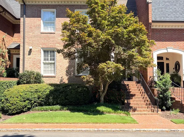 504 Townsend Pl NW, Atlanta, GA 30327