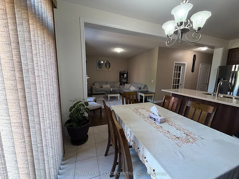 14 Twistleton St — Photo 8