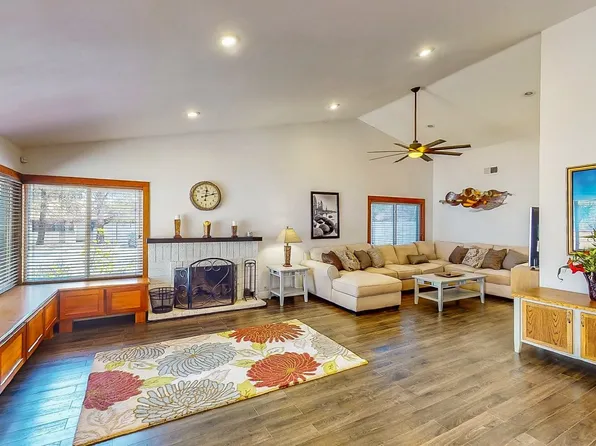 6543 Peachtree Ln, Las Vegas, NV 89103