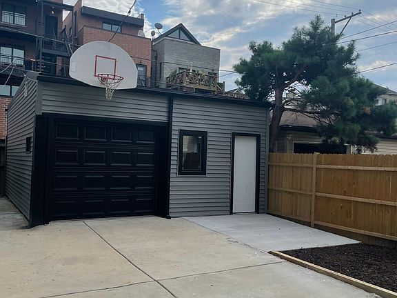 4th image of 1513 W Erie St #3
