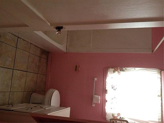 5th image of 1432 N Wallace Ave