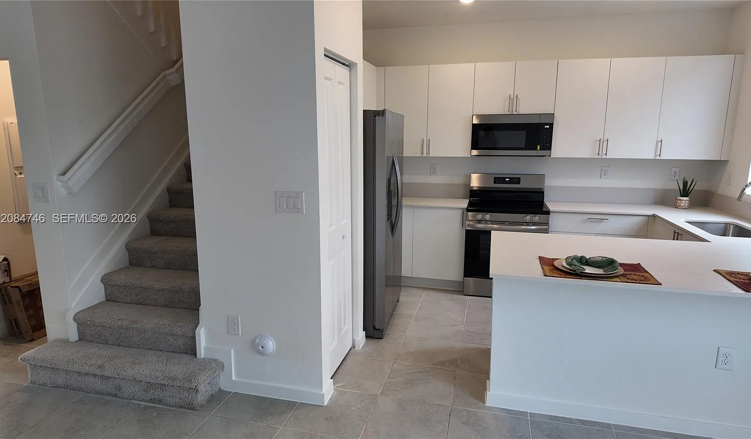 3 bed, 2.5 bath, $2,800 — Photo 3