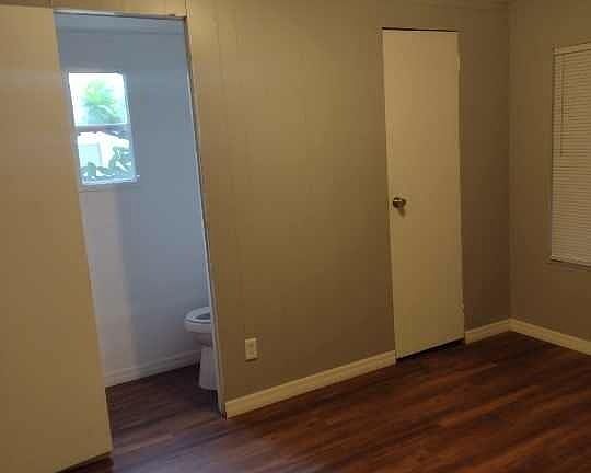 4th image of 6623 Old Orchard Ave