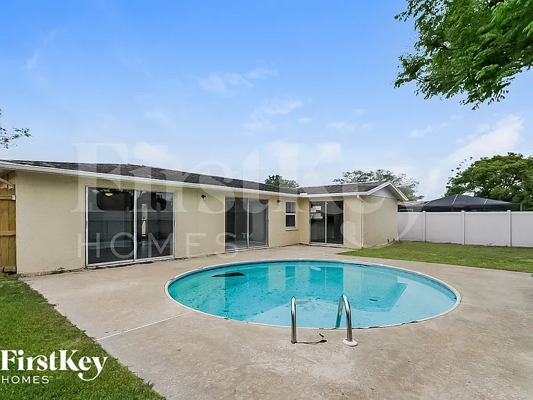 7825 Embassy Blvd — Photo 18