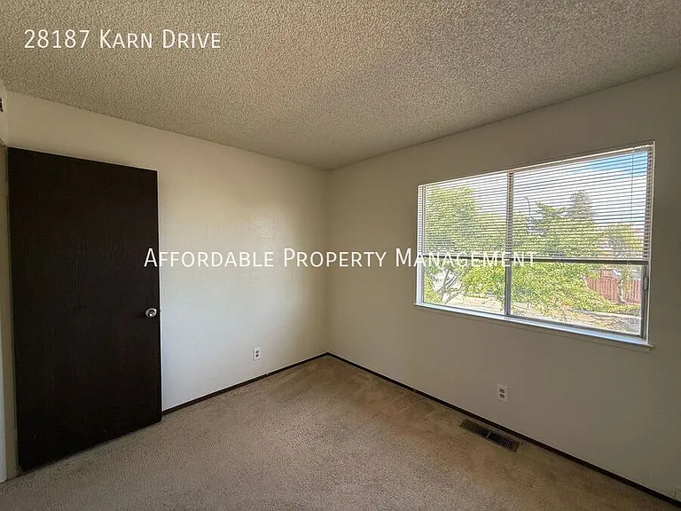 28187 Karn Dr — Photo 19