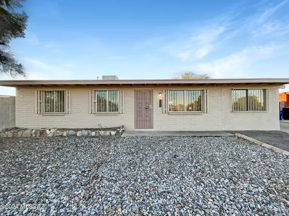 7802 E Apple Tree Dr, Tucson, AZ 85730