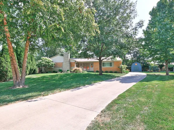 8166 Shadybrook Dr, West Chester, OH 45069