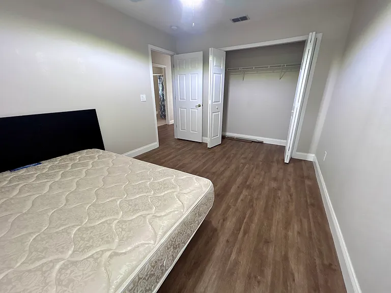 2135 Ridgewood St — Photo 15