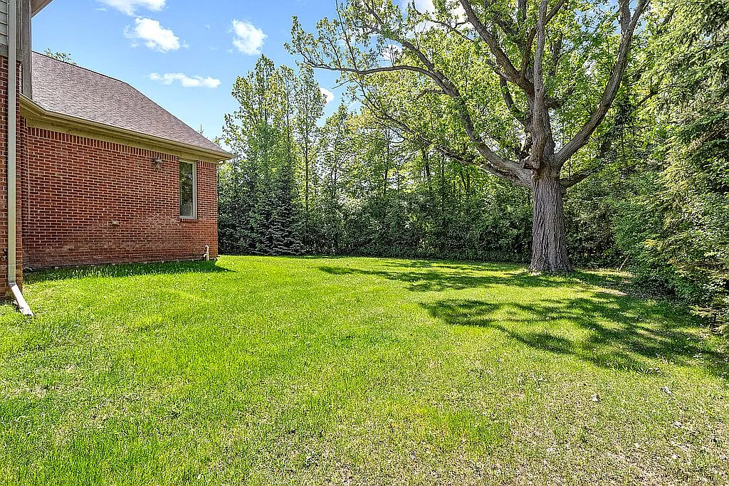30125 Helmandale Dr photo 1