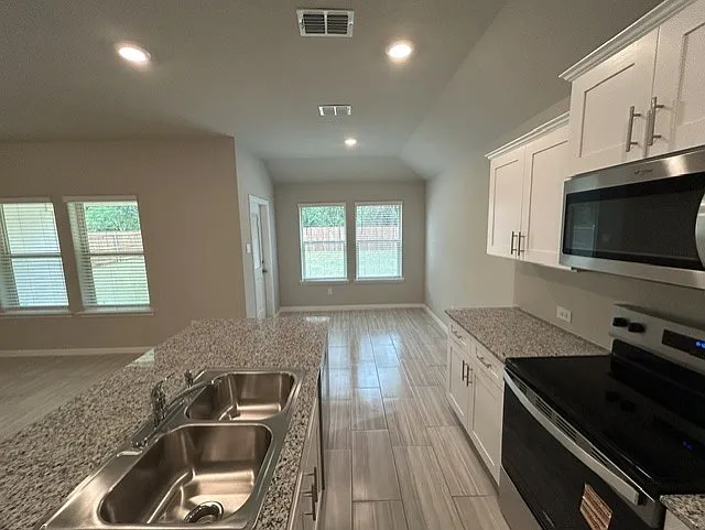 333 Lubbock Dr — Photo 12