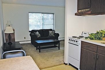 2nd image of 218 S Bassett St #3945799