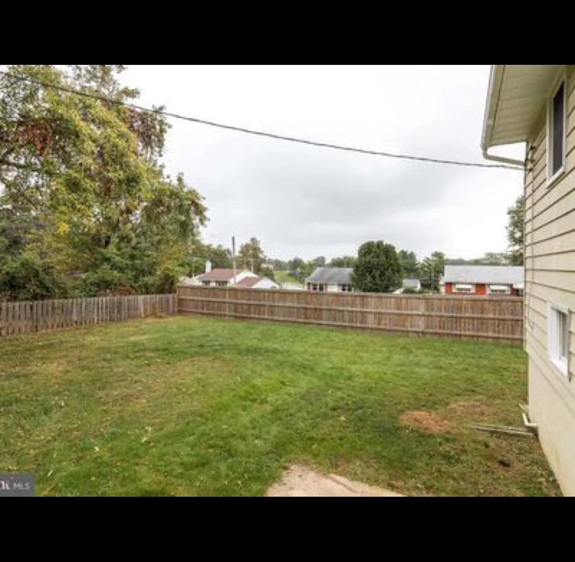 3 bed, 1268 sqft, $2,400 — Photo 3
