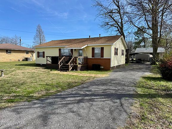 2nd image of 765 Magnolia Rd