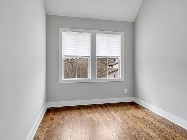 509A Moore Ave — Photo 28