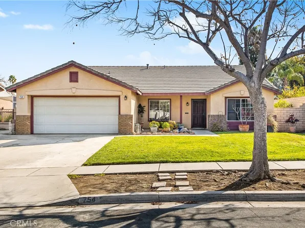 754 Canary Ln, Corona, CA 92879