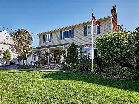 3rd image of 2628 Doria Ln S