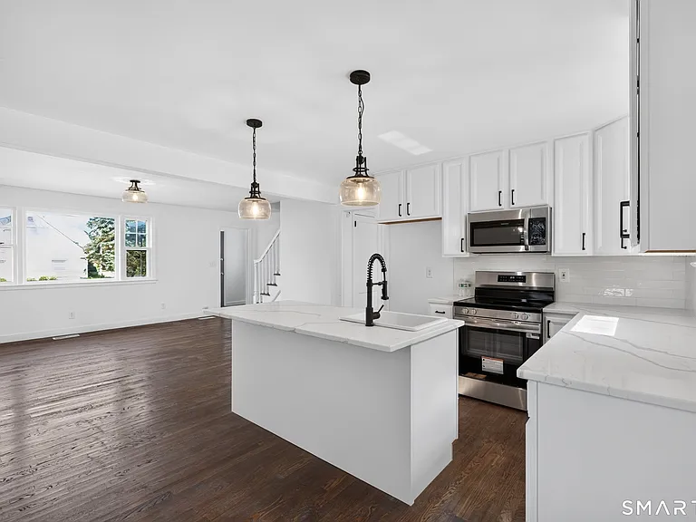 11 Stratfield Pl — Photo 8
