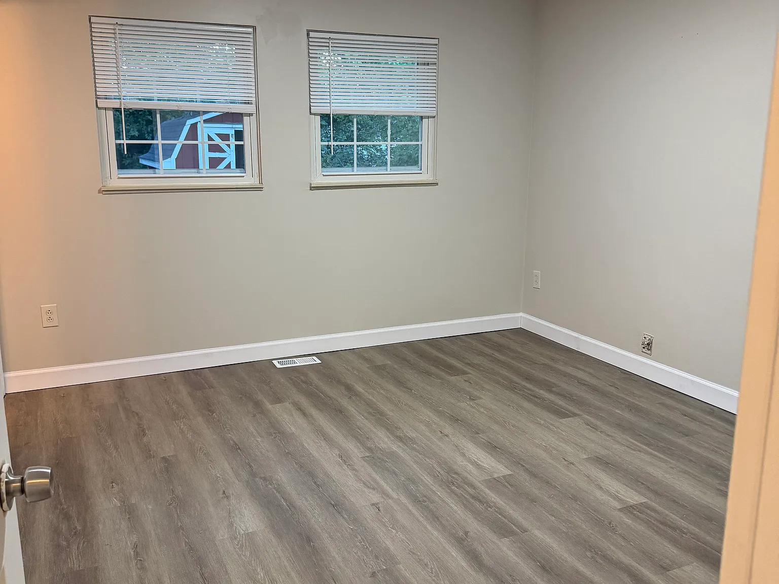 3 bed, 1.5 bath, 1308 sqft, $2,095 — Photo 4