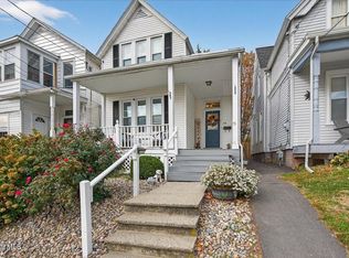14 Parkview Court, Troy, NY 12180