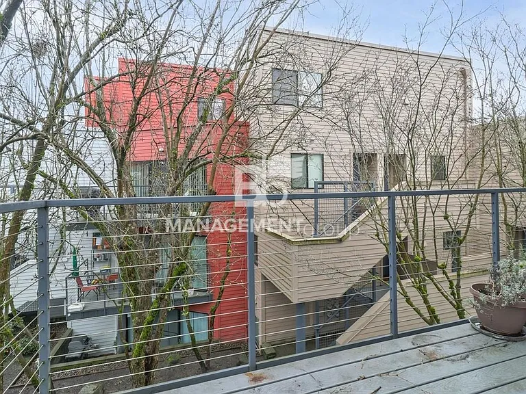 720 NW Naito Pkwy #D23 — Photo 4