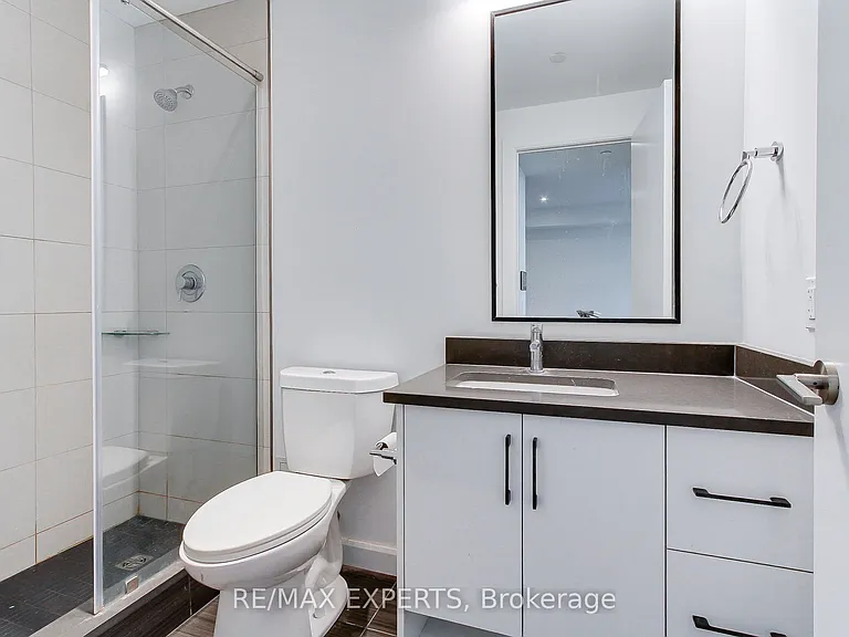 741 King St W #103 — Photo 27