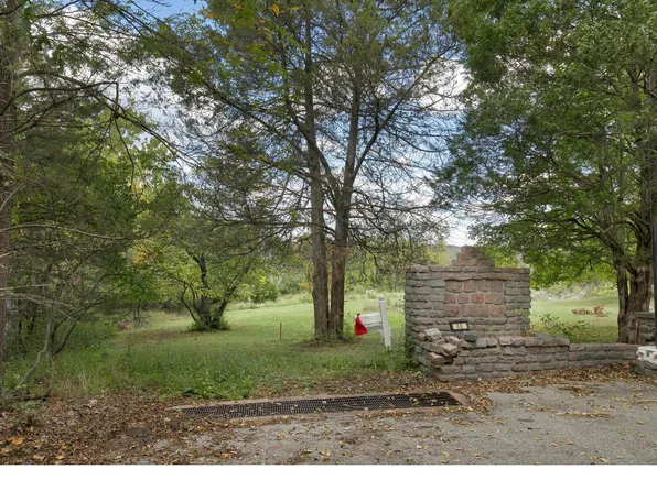 55 Persimmon Ln, Eureka, MO 63025