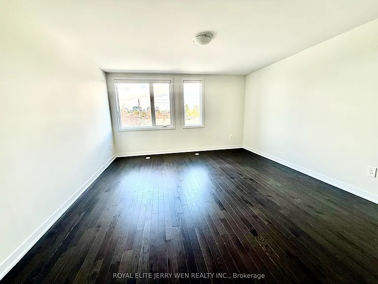 46 Green Gardens Blvd — Photo 13
