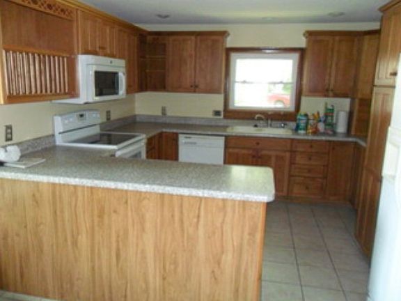 3rd image of 257 W Main St #P